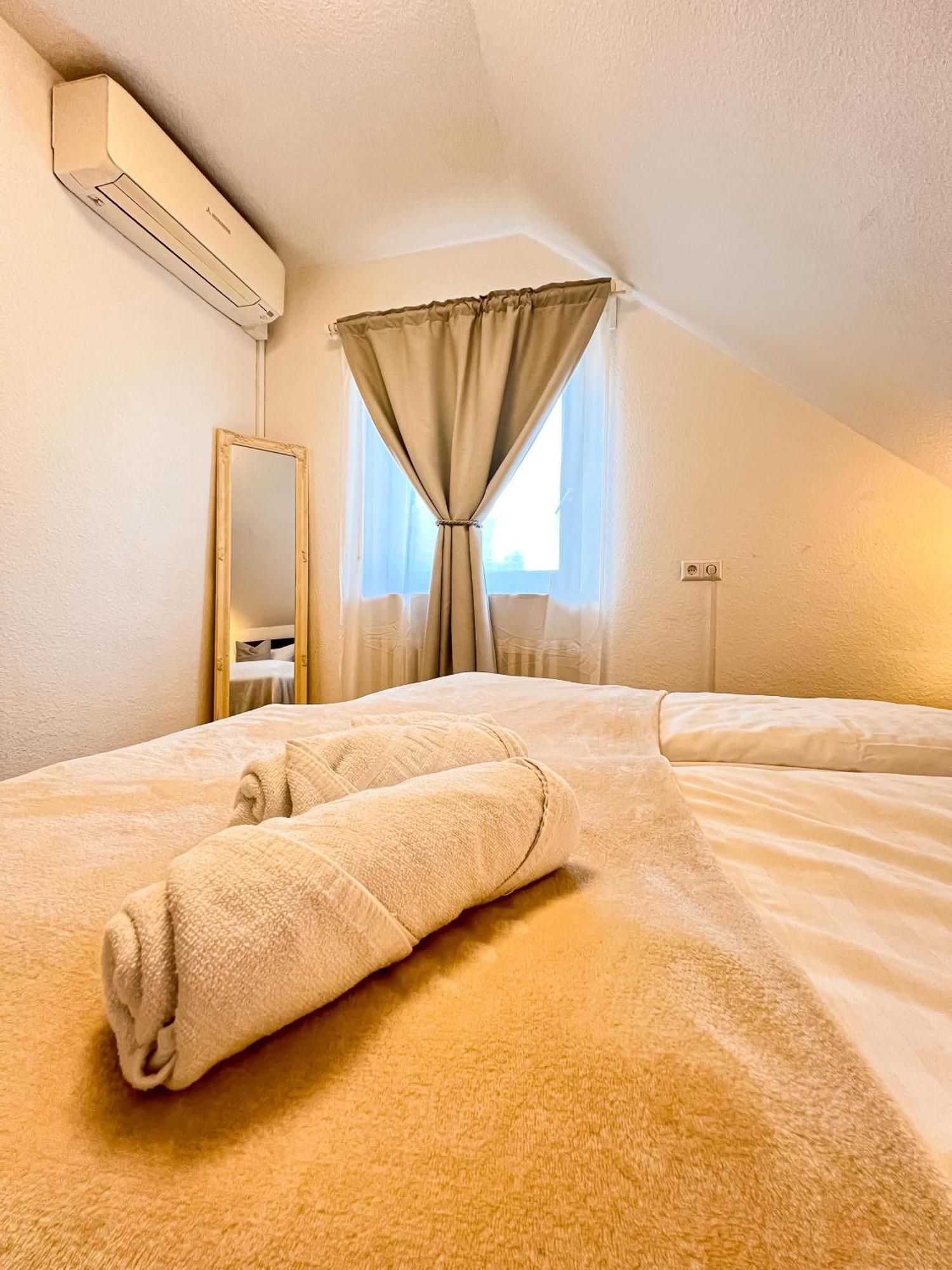 Epa Apartment - France Style Руст Екстериор снимка